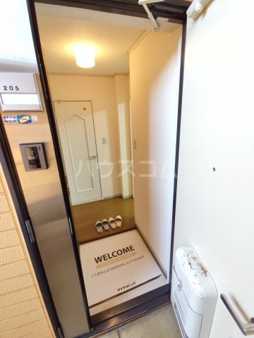 28/30 エントランス