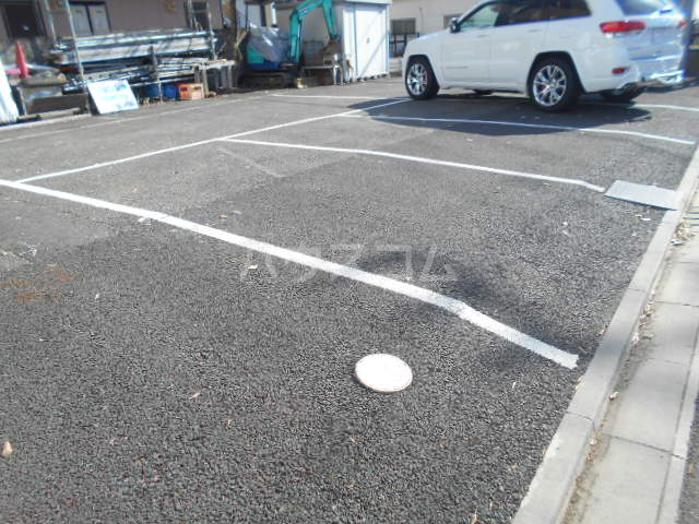 20/28 駐車場