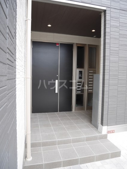 17/27 エントランス