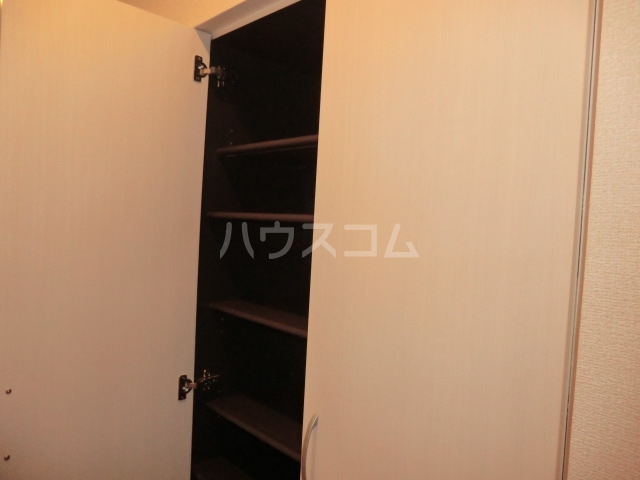 24/25 エントランス