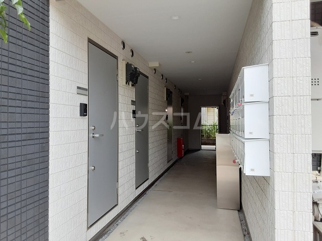 28/30 エントランス