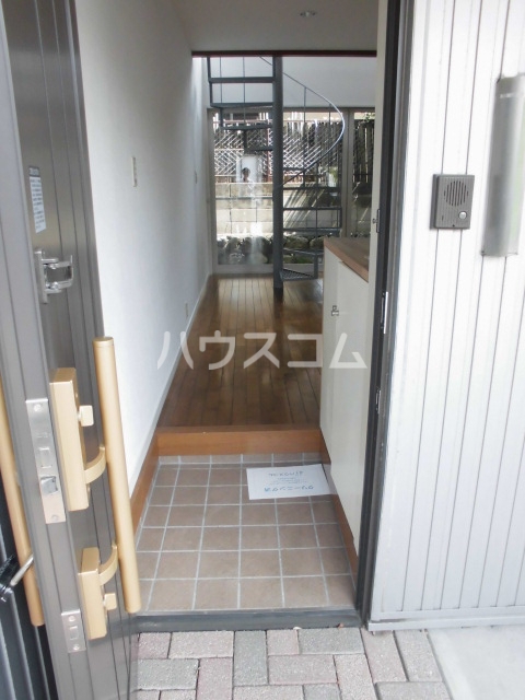 13/30 玄関