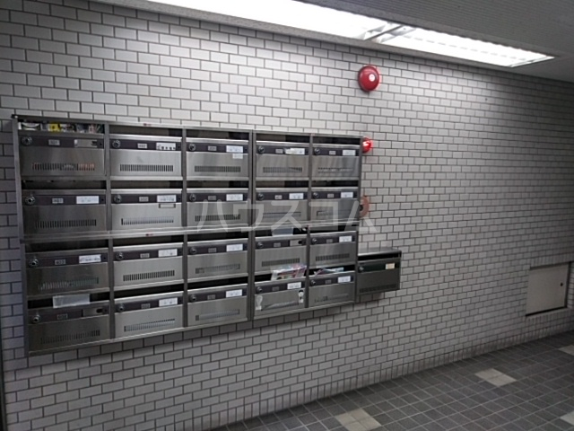 28/30 エントランス