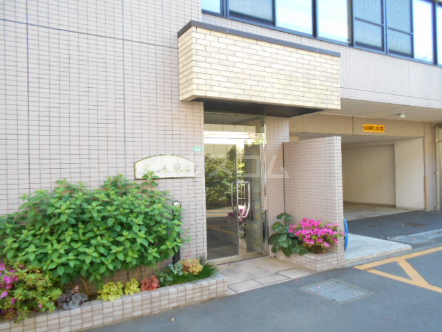 25/30 エントランス