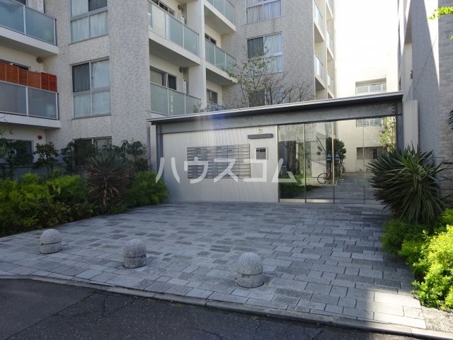 22/30 エントランス