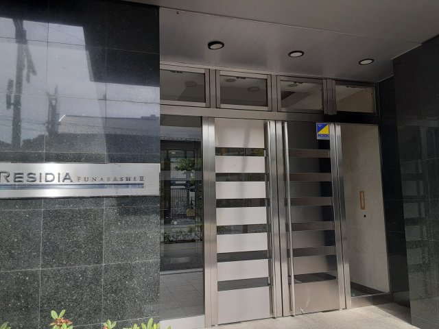 20/30 エントランス