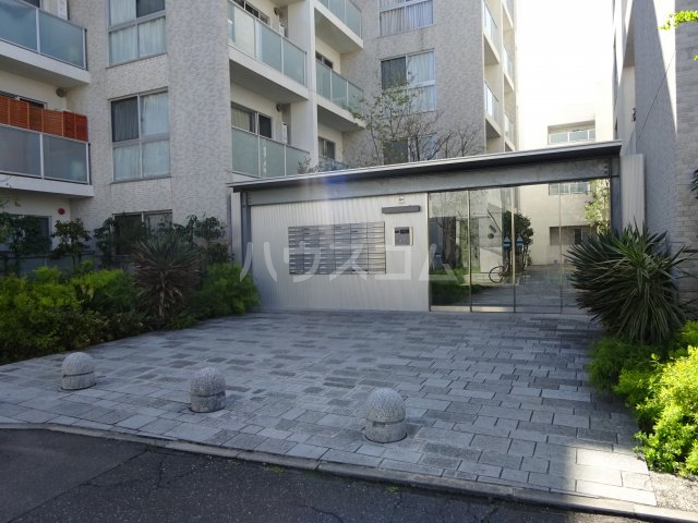 22/30 エントランス