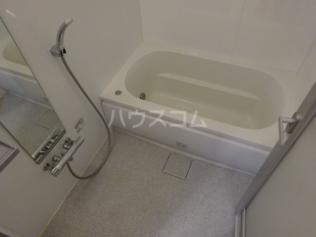 13/30 浴室