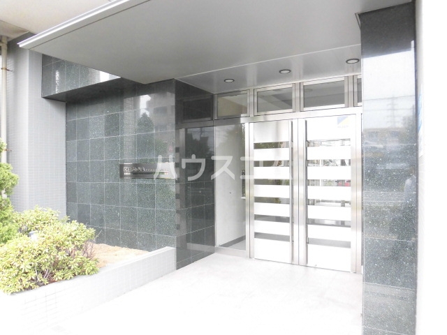 21/30 エントランス