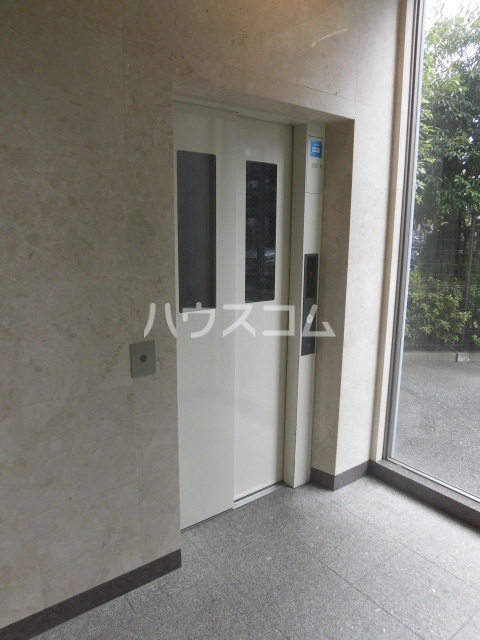 22/30 エントランス