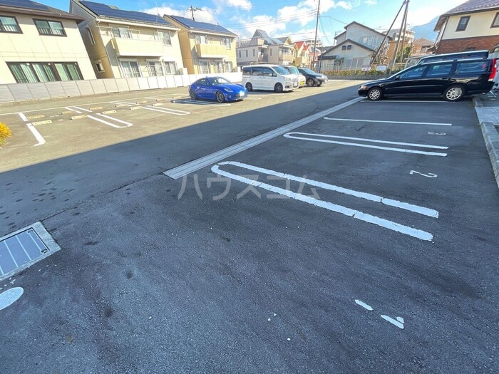 3/3 駐車場