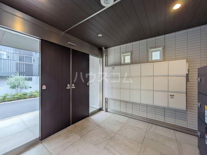 14/19 エントランス