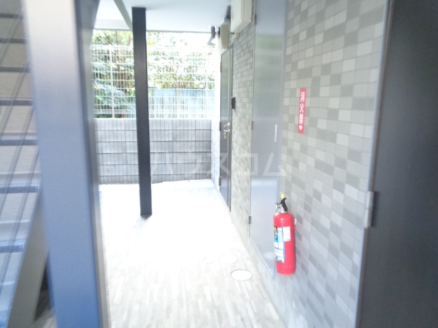 24/30 エントランス