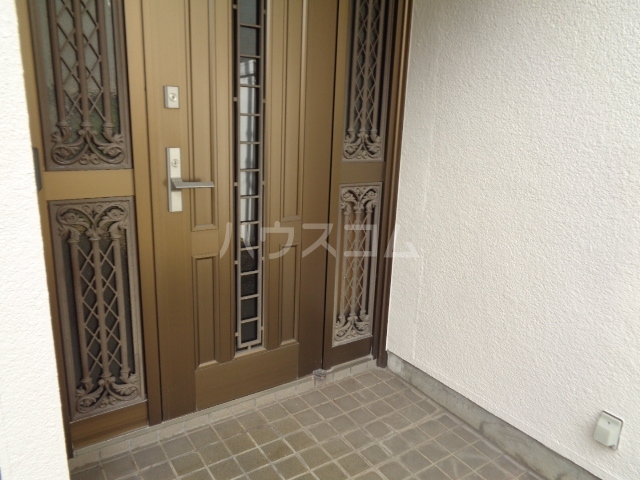 18/20 エントランス