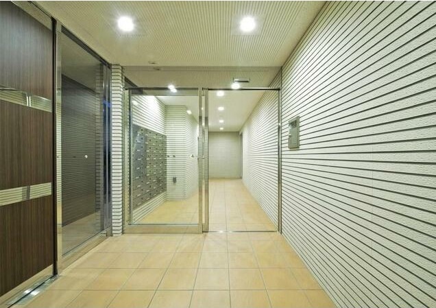 17/27 エントランス