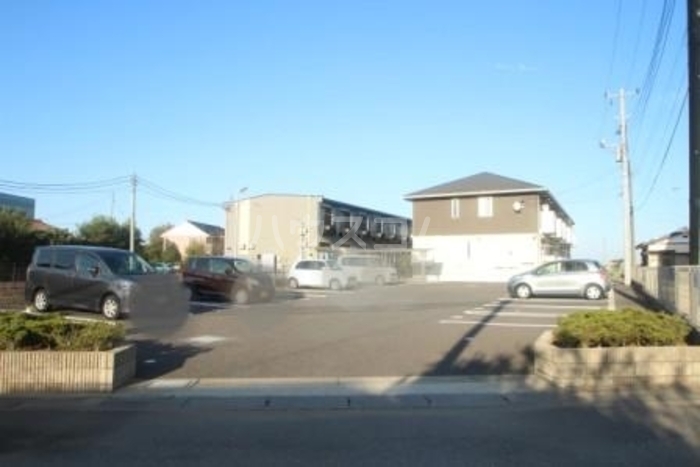 18/21 駐車場