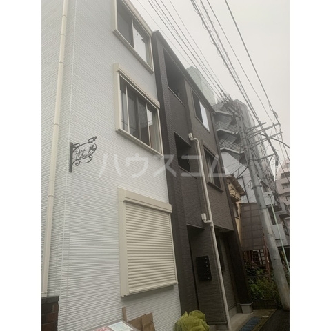 21/30 エントランス