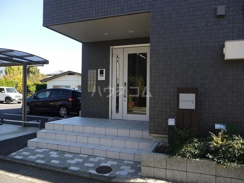 22/26 エントランス