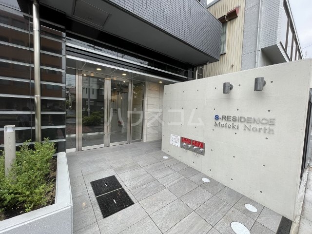 26/30 エントランス