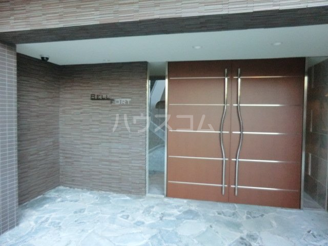 24/30 エントランス