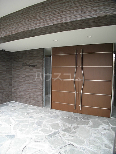 17/27 エントランス