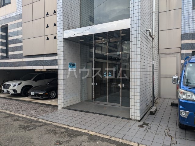 28/30 エントランス