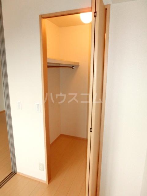 13/30 収納