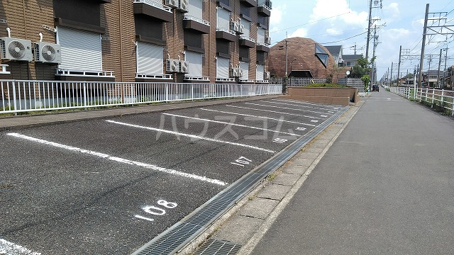 20/29 駐車場