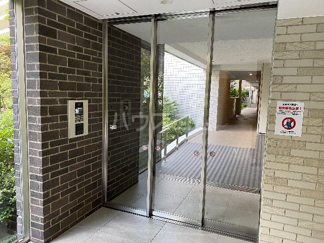 2/3 エントランス