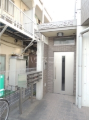 21/30 エントランス