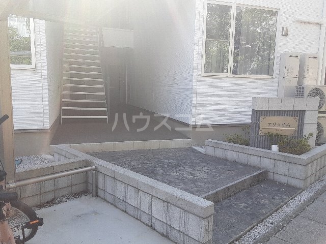 16/26 エントランス