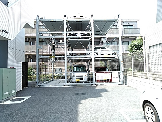 16/27 駐車場