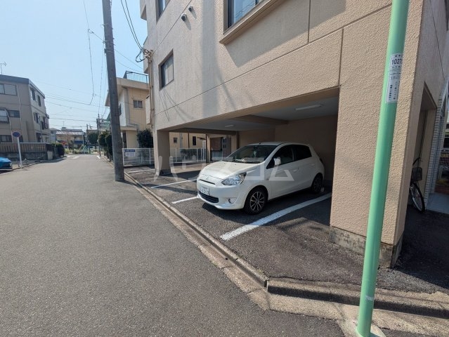 4/7 駐車場