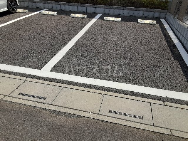 17/23 駐車場