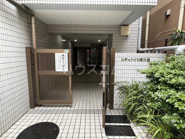 21/30 エントランス