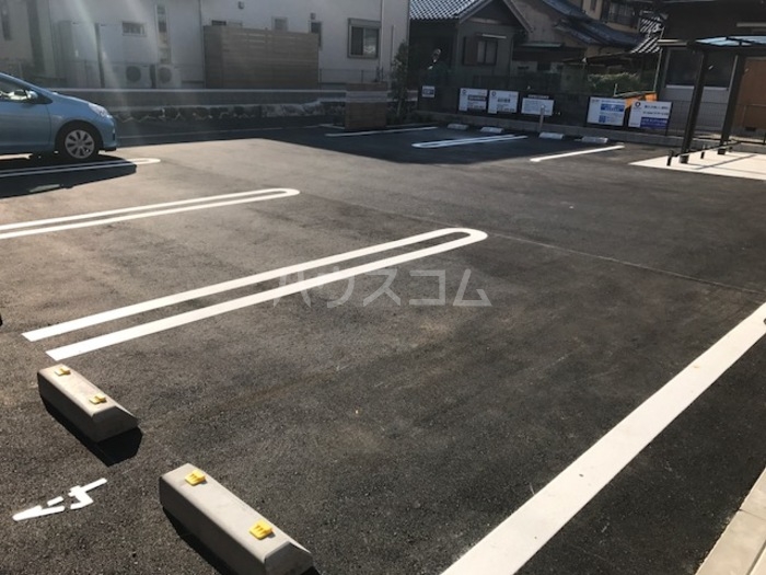 18/24 駐車場