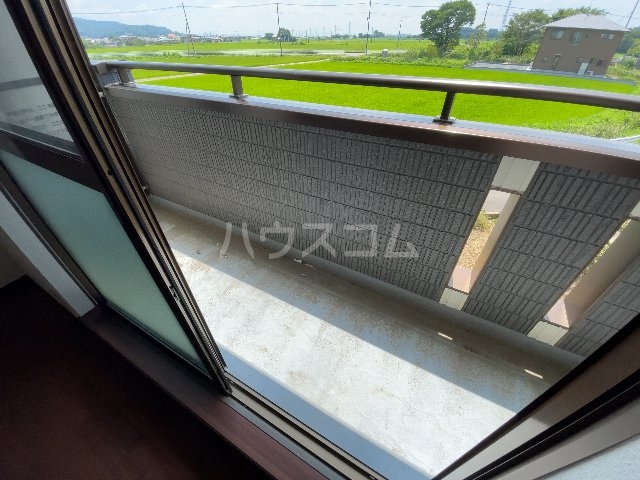 18/27 バルコニー