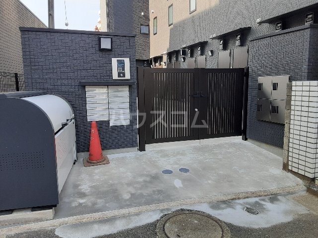 2/4 エントランス