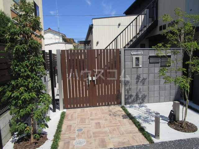 29/30 エントランス