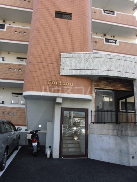 14/19 エントランス