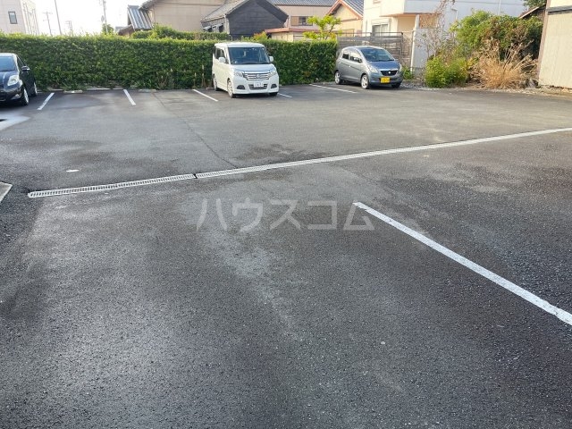 19/23 駐車場