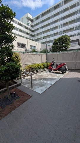 21/23 駐車場