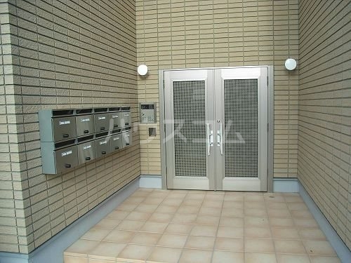 16/26 エントランス