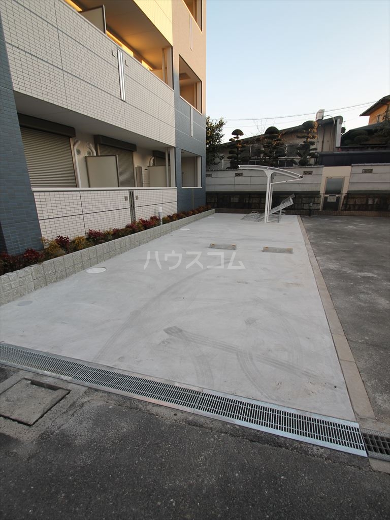 26/30 駐車場