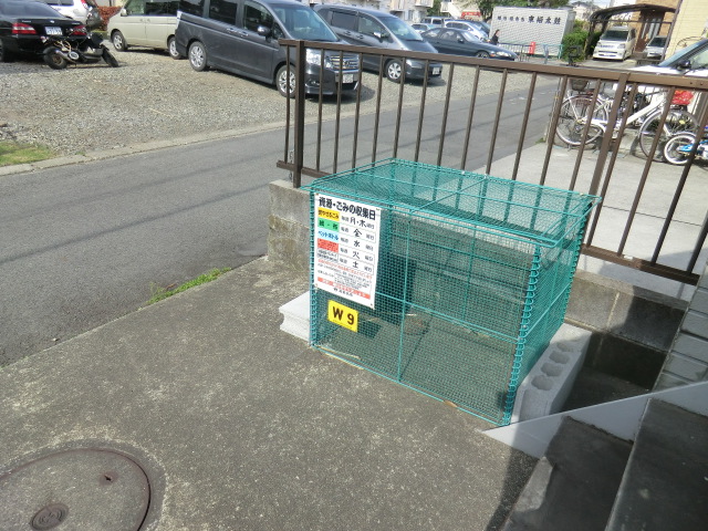 20/21 エントランス