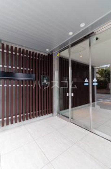 17/28 エントランス