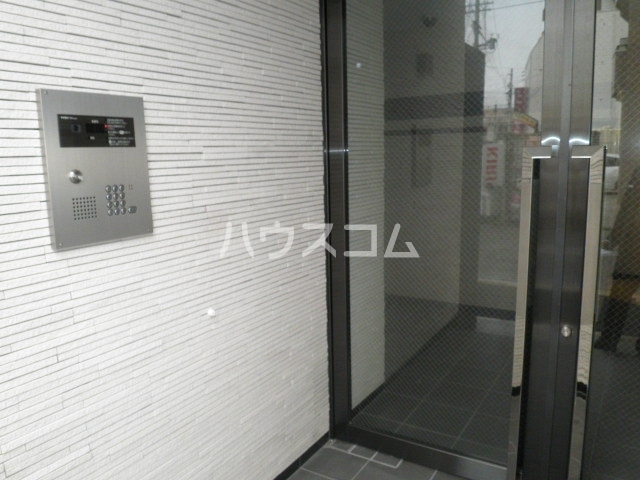 19/25 エントランス