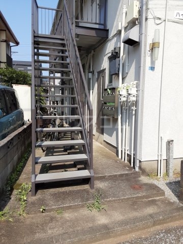 24/30 エントランス