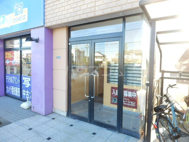 2/4 エントランス