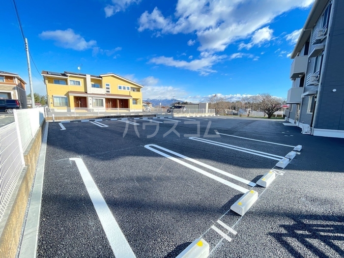 17/18 駐車場